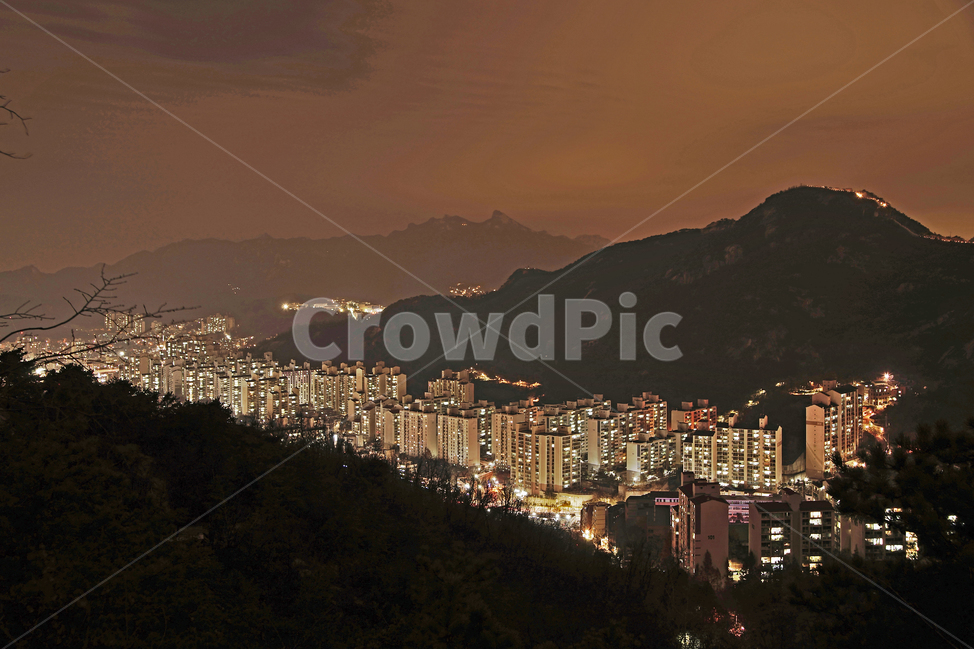 도심풍경,야경,서울,서대문구,안산,건물,아파트,불빛,조명,야경,밤,풍경,nightscape,night,landscape,도시,city,한국도시풍경,한국도시경관,korea cityscape