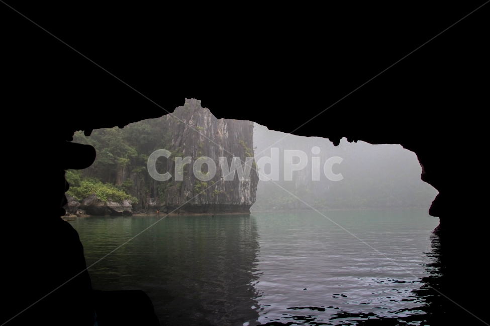 섬,island,하롱베이,바다,여행,travel,자유,동굴,sea,자연,풍경,nature,landscape,water,물,outdoors,옥외,cave
