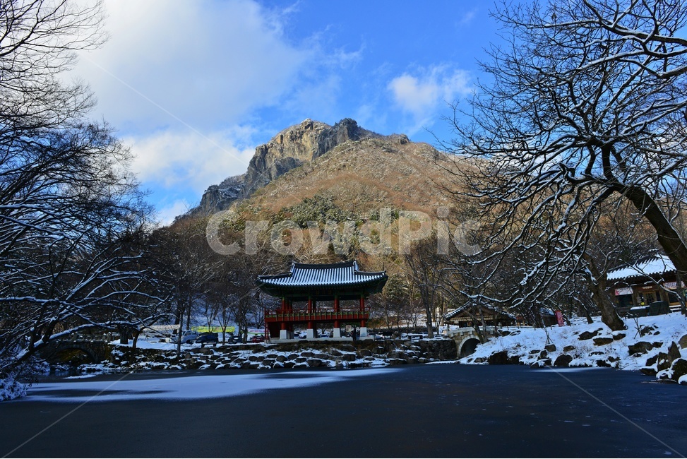 장성,백양사,백양사설경,백암산,눈,연못,얼음,빙,겨울,계절,nature,자연,outdoors,옥외,mountain,산,mountainrange,산맥,plant,tree,나무,쌍계루,building,건물,겨울,계절,winter,season