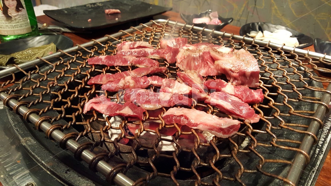 소고기,고기,고기구이,마블링,빨강,색,잘려진,요리,요리중,굽는중,굽기,맛있음,음식,재료,신선함,bbq,비비큐,음식,식재료,요리,food,cook,meal,dishes,food reserves,육류,고기,meat