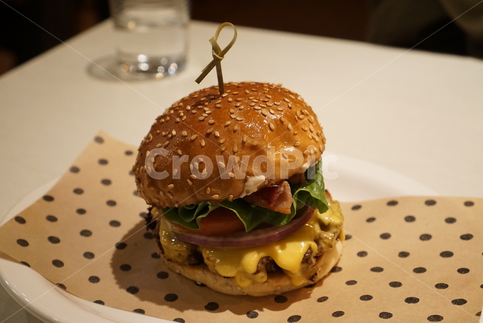 햄버거,수제버거,버거,burger,hamburger,맛있는,음식,식재료,요리,food,cook,meal,dishes,food reserves,양식,서양음식,서양요리,western food,western dishes,western meal,western cook