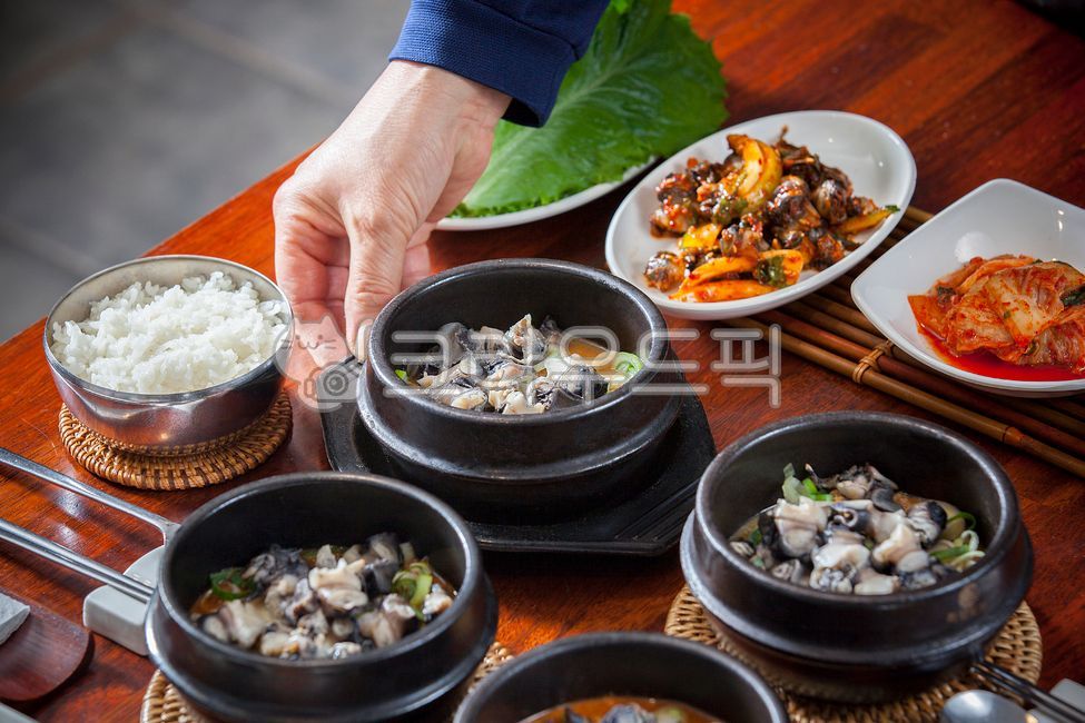 우렁이,국내산우렁이,우렁쌈밥,우렁이쌈밥,우렁쌈장,우렁이쌈장,우렁덕장,우렁이덕장,논우렁,우렁된장,우렁이된장,우렁이된장찌게,우렁청국장,우렁이청국장,콩요리,콩,우렁이살,우렁살,맛집,건강식,영양식,한식,한정식,된장찌게,식사,food,음식,접시,그릇,뚝배기,접시받침,냄비받침,라탄,라탄받침,트레이,라탄트레이,수저받침,전통음식,농촌음식,백반,한국음식,먹거리,웰빙,웰빙음식,쌀,청국장정식,청국장요리,장,된장,덕장,청국장,우렁,음식점,가정식,가정식백반,음식,식재료,요리,food,cook,meal,dishes,food reserves