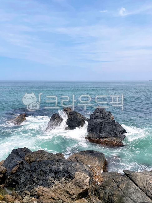 tide,summer sea,headland,summer,sea,wave,rock,Beach,Gangwondo sea,sight,vacation,Korean natural scenery,Dongjin Jeong,sky,coastline,sea stone,nature,Summer Vacation,fan road,sea rock,water,Gangwondo,korea,promontory,Jeongdongjin Buchaegil,outdoors,ocean,k
