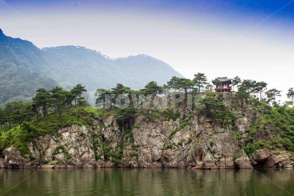 자연,정자,소나무,절경,풍경,휴식,자연,풍경,nature,landscape,한국자연풍경,한국자연경관,korea nature landscape,한국전통,한국문화,korean traditional,korean culture,outdoors,옥외,sea,바다,ocean,대양,water,물,shoreline,해안선,cliff,낭떠러지,land,땅