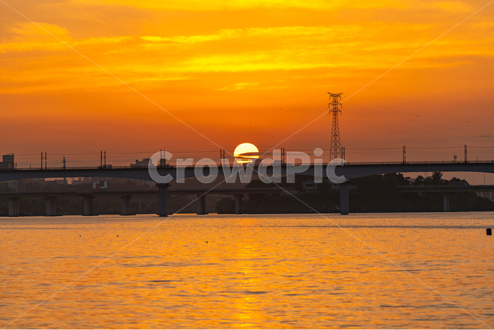 한강,노을,sunset,붉은노을,다리,hanriver,해,태양,도시,풍경,city,landscape,한국도시풍경,한국도시경관,korea cityscape,nature,자연,outdoors,옥외,dawn,새벽,red sky,붉은 하늘,dusk,황혼,일몰,sky,하늘