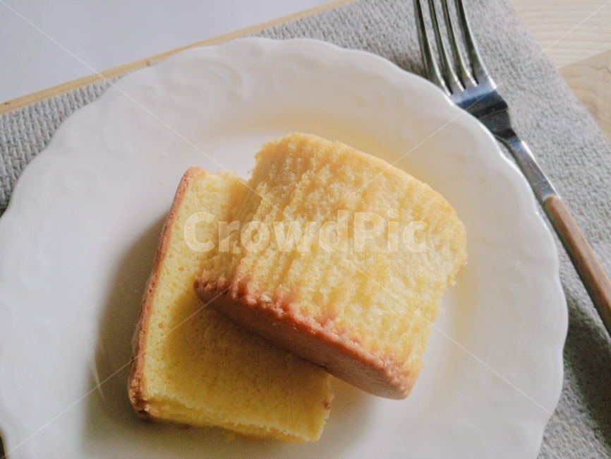 fork,cornbread,콘브레드,bread,cutlery,빵,음식,포크,카스테라,음식,식재료,요리,food,cook,meal,dishes,food reserves,빵,bread