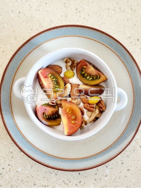 pretty bowl,health,plate,Yoplait,tomato,bowl,food,nuts,Plating,breakfast