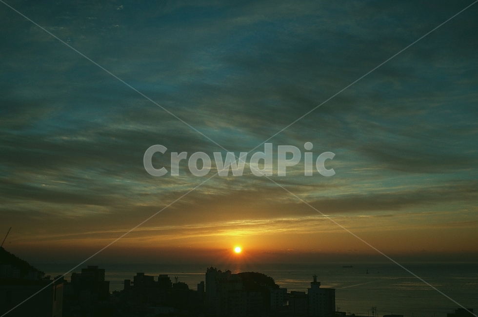 아침,아침햇살,새해,새해이미지,리코gr2,아침바다,자연,풍경,nature,landscape,도시,city,outdoors,옥외,sky,하늘,red sky,붉은 하늘,dusk,황혼,dawn,새벽,sunset,일몰,sunlight,햇빛