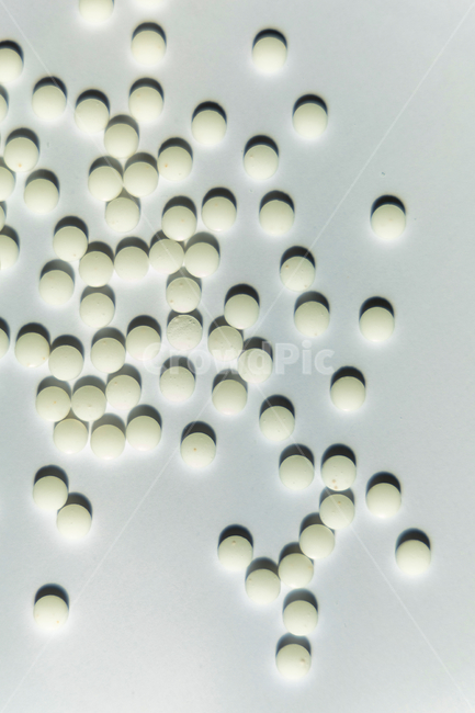 care,closeup,dose,drug,green,health,healthy,illness,medical,medicament,medication,medicine,nutrition,pharmaceutical,pharmacy,pill,prescription,tablet,vitamin,white,약,비타민,알약,캡슐,치료약