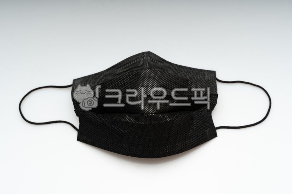 fine dust,covid,infection,cold,air,pollution,virus,cough,healthcare,defense,disposable mask,hygiene,safety,quarantine mask,block,protect,dust,prevention,mask,respiratory system,disease,Medical treatment,black,health,disposable,Medicine,sanitary mask,Covid