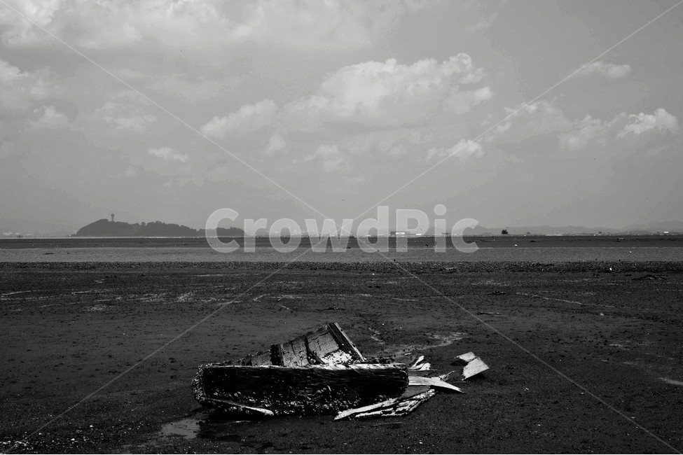 어선,폐선,갯벌,구름,바다,썰물,흔적,자연,풍경,nature,landscape,흑백,모노톤,monochrome,black and white,ground,바닥