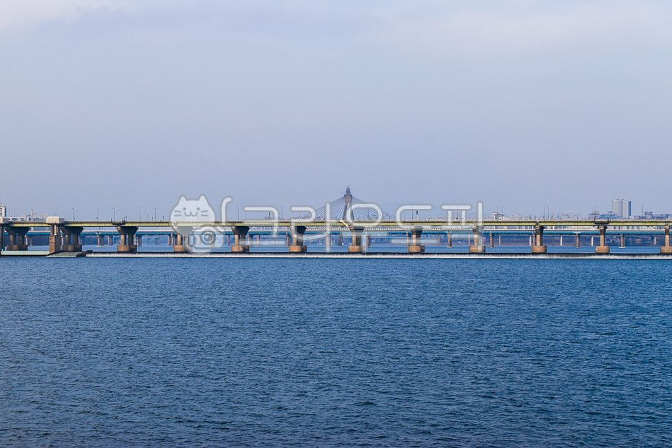 한강,대교,한강다리,강,다리,서울,한강공원,물,river,hanriver,bridge,seoul,korea,southkorea,cloudyday,흐린날,경치