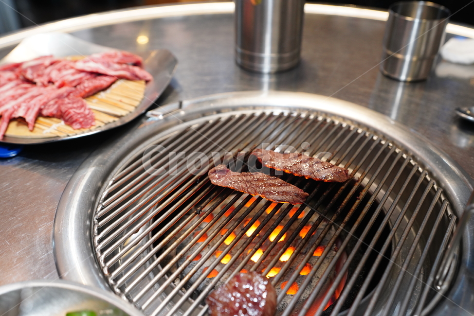 고기,화로,연탄,음식,육류,육식,구이,안주,먹거리,먹방,food,연탄구이,불판,식사,한식,소고기,한우,술자리,술안주,음식,식재료,요리,food,cook,meal,dishes,food reserves,육류,고기,meat