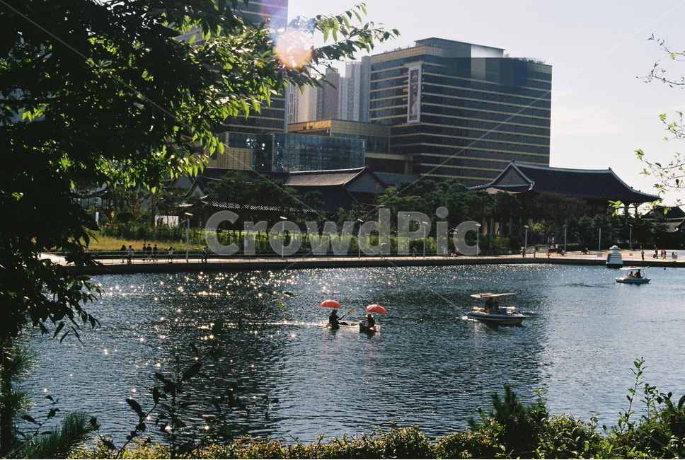 송도센트럴파크,배,맑은날,강,커플,자연,휴식,도시,풍경,city,landscape,한국도시풍경,한국도시경관,korea cityscape,휴식,힐링,rest,relaxation,healing