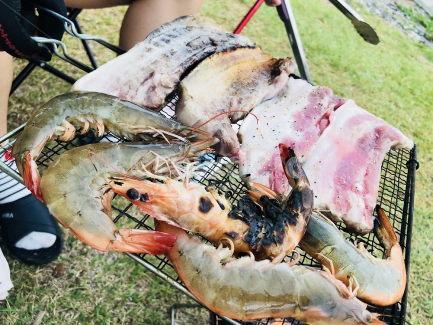 삼겹살,대하,바베큐,캠핑,새우,고기파티,잔디,야영,돼지고기,술안주,음식,식재료,요리,food,cook,meal,dishes,food reserves,육류,고기,meat,수산물,해산물,fishery products,seafood