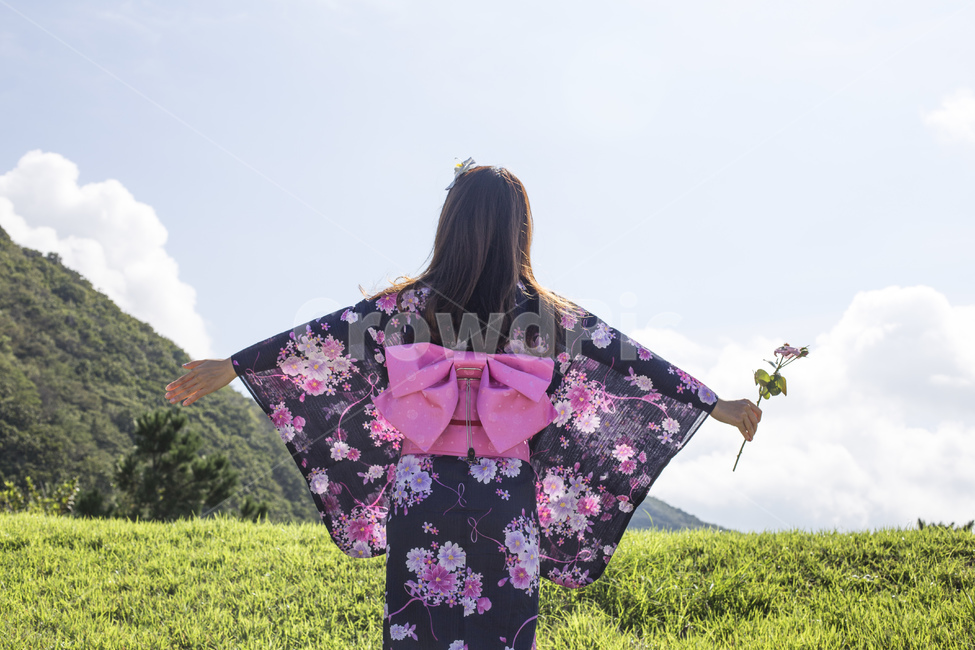 기모노,유타카,일본의상,전통의상,리본,뒷모습,의상,체험,여성,꽃,사람,인물,인간,human,person,여성,여자,woman,female,lady,패션스타일,의상,fashion,style