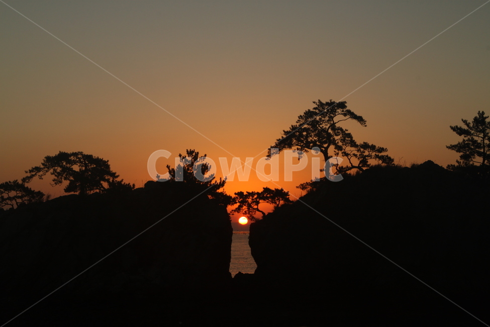 완도,범섬,일출,전라도,땅끝마을,자연,풍경,nature,landscape,실루엣,그림자,silhouette,shadow,outdoors,옥외,sunset,일몰,red sky,붉은 하늘,sky,하늘,dusk,황혼,dawn,새벽