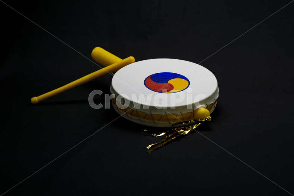 소고,전통,악기,한국,국악,풍물놀이,검은배경,음악,koreantraditional,koreanculture,악기,음향기기,musical instrument,musical equipment