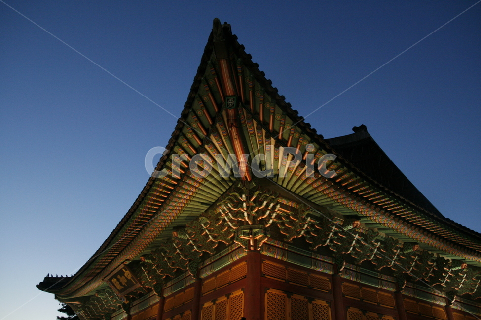고궁,야경,조명,단청,처마,야경,밤,풍경,nightscape,night,landscape,한국전통,한국문화,korean traditional,korean culture,랜드마크,landmark,tourist attraction,한국랜드마크,한국관광지,한국명소,korea landmark,korea tourist attraction,건축물,건물외관,exterior,building,structure,architecture,construction,pagoda,탑,건물,shrine,신사,worship,예배