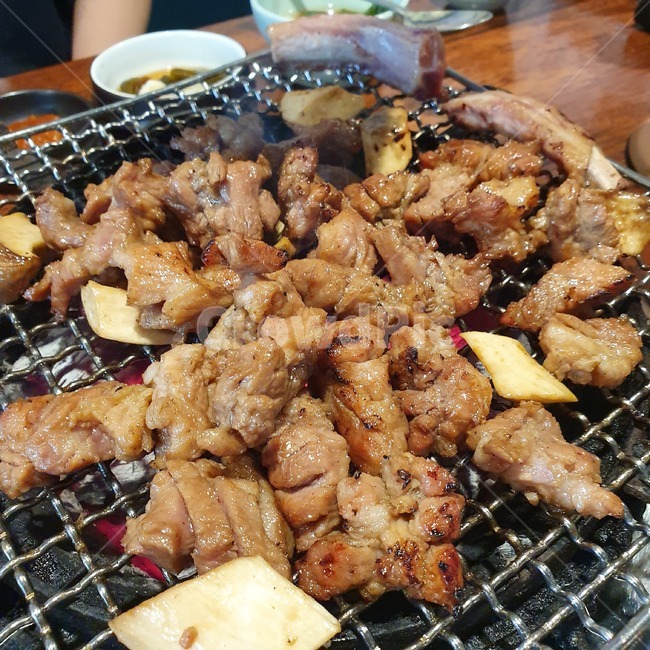 돼지고기,갈비,구운고기,맛있는음식,음식