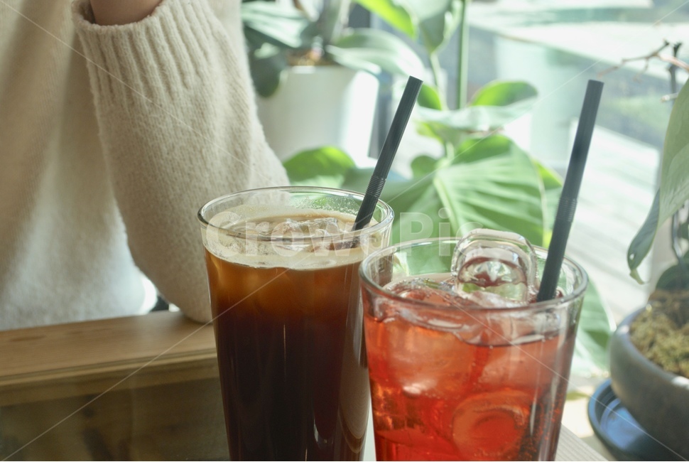 커피,카페,감성,햇살,힐링,사람,인물,인간,human,person,신체일부,몸,body,음료수,drink,beverage
