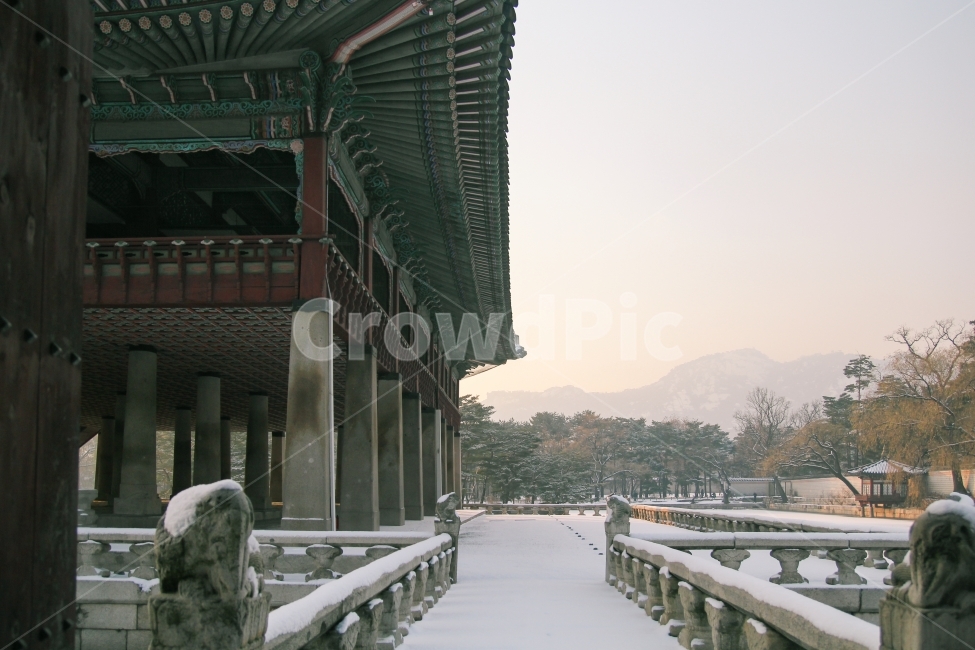 경복궁,경회루,겨울,한국전통,한국,전통,감성사진,겨울,계절,winter,season,한국전통,한국문화,korean traditional,korean culture,랜드마크,landmark,tourist attraction,한국랜드마크,한국관광지,한국명소,korea landmark,korea tourist attraction,건축물,건물외관,exterior,building,structure,architecture,construction