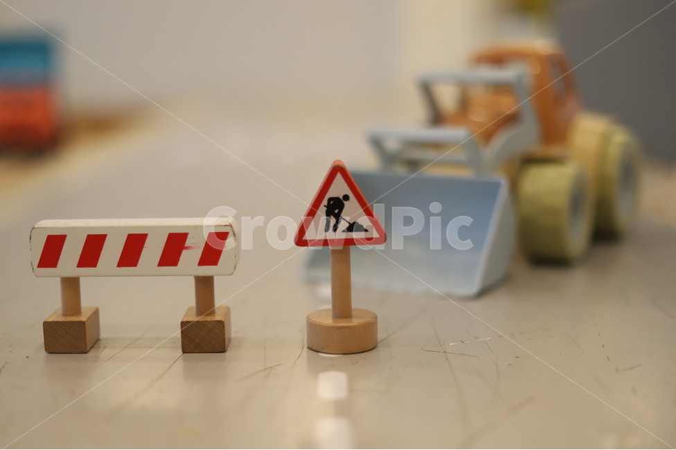 toy,장난감,공사중,귀여운,도로,아기자기,중단,복구,도로표지판,길막힘,난해함,난관,어려움,갈등,문제,문제해결,연출,컨셉,콘셉,direction,concept