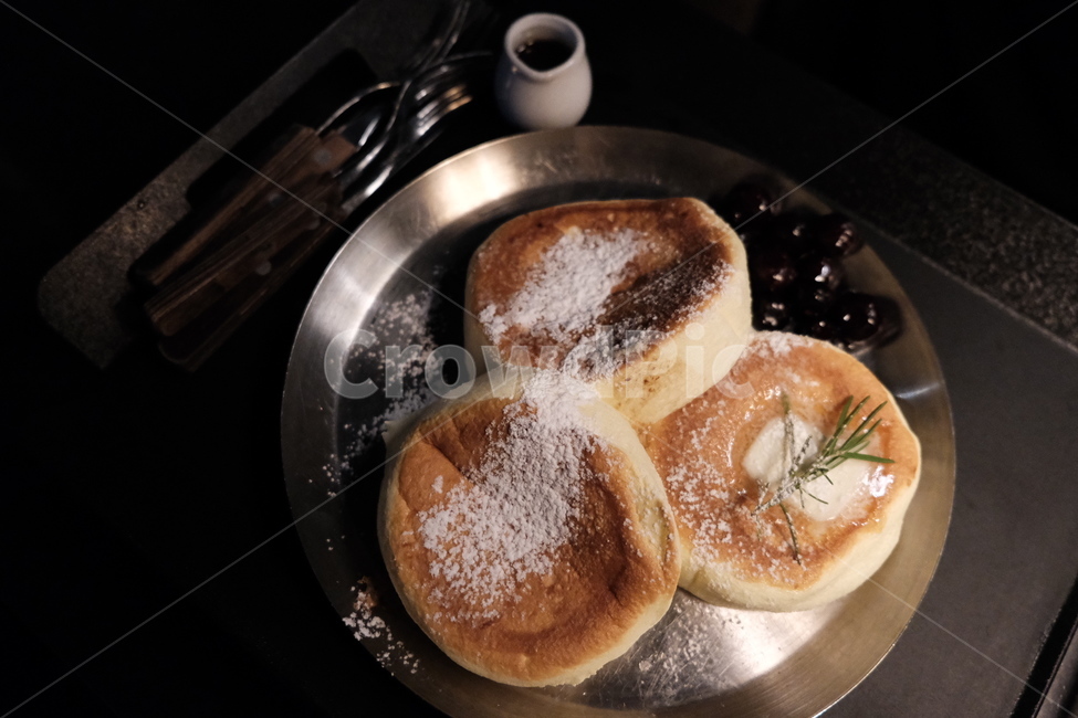 food,bread,음식,빵,bun,체리,cherry,음식,식재료,요리,food,cook,meal,dishes,food reserves,디저트,간식,후식,dessert,snack
