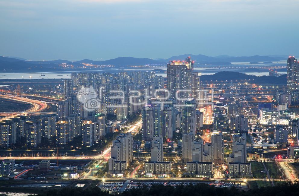 night view,city,Cheongna International City,skyline,top angle,house,building,Western,sight,cityscape,fire,high rise building,high view,sky,top view,Incheon,real estate,downtown,korea,new city,ocean,canal way,international city,highrise apartment,Cheongna,