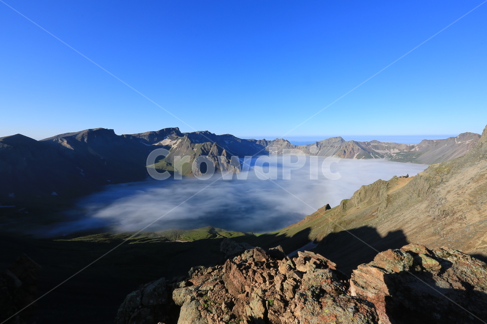 mountain,산,mountainrange,산맥,nature,자연,outdoors,옥외,slope,경사,백두산,천지,백록담,하늘,날씨,자연,풍경,nature,landscape