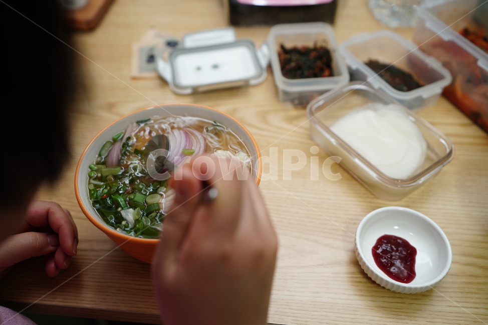 국수,쌀국수,음식,푸드,면요리,요리,사발,양파,식사,간식,음식,식재료,요리,food,cook,meal,dishes,food reserves