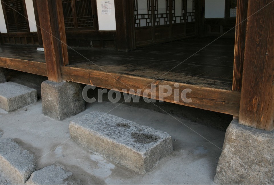전통,한옥,마루,디딤돌,주춧돌,한국전통,한국문화,korean traditional,korean culture,건축물,건물외관,exterior,building,structure,architecture,construction