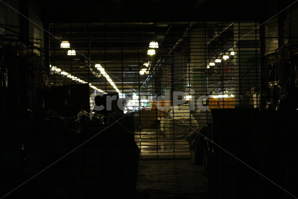 lighting,조명,밤,창고,warehouse,셔터,shutter,덧문