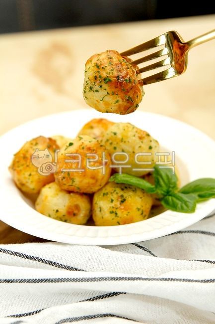 감자,알감자,감자구이,알감자버터구이,요리,음식,음식,식재료,요리,food,cook,meal,dishes,food reserves