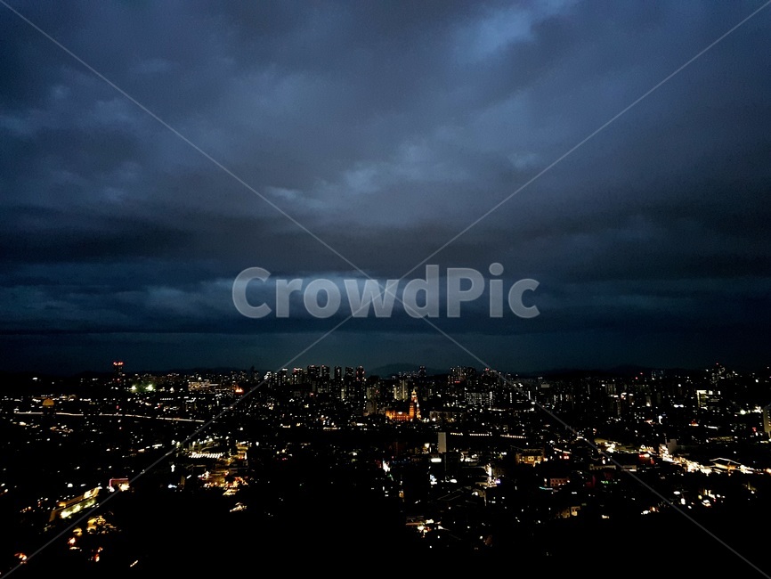 구름,우중충,무거움,어두운,야경,불빛,gloomy,cloudy,sky,하늘,heavy,nightview,nightscape,dusky,dark,수원,suwon