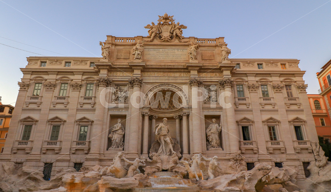 fountain,roman fountain,trevi fountain,Overseas,foreign country,frostbite,Rome,trevifountain,land mark,touristattraction,landmark,europe,italy,rome,roma,fontanadetrevi,stone statue,statue,sculpture,Italy,landscape