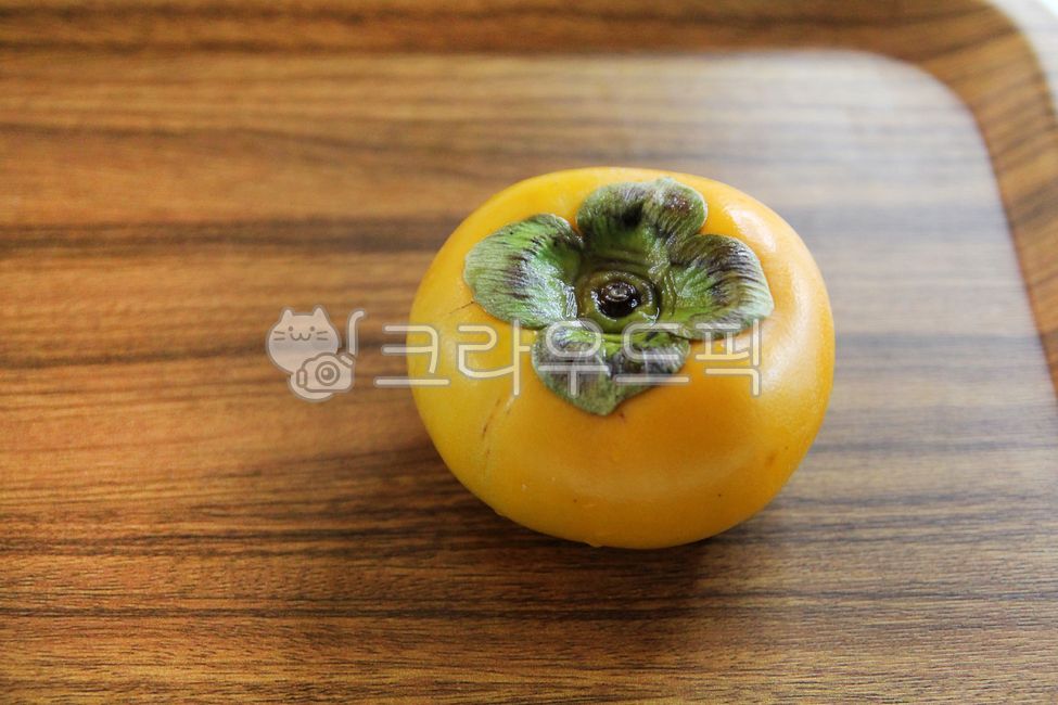 감,단감,persimmon,fruit,과일,신선한,food,음식,fresh,dessert,heathy,sweet,colorful,woodbackground,wood,woodplate,나무쟁반,나무접시,pattern,patternbackground,과일,열매,fruit