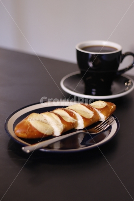 커피,카페,바리스타,창업,자영업,에스프레소,커피머신,아메리카노,음료,디저트,coffee,cafe,barista,americano,espresso,beverage,dessert,브런치,베이커리,프레즐,어니언프레즐,빵,음식,식재료,요리,food,cook,meal,dishes,food reserves,빵,bread,커피,카페,coffee,cafe
