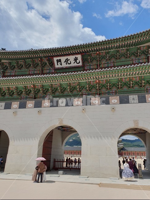 서울,종로,광화문,한국,전통,한복,국보,랜드마크,구름,하늘,문화재,한류,사람,옥외,건축물,랜드마크,landmark,tourist attraction,한국랜드마크,한국관광지,한국명소,korea landmark,korea tourist attraction