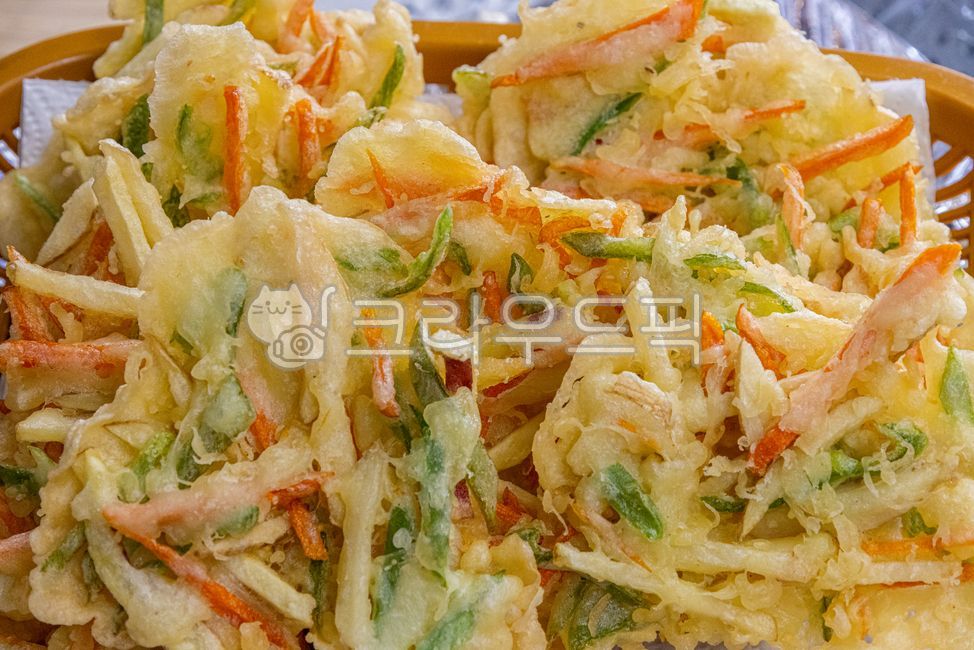 fried food,snack,market food,snack shop,convenience food,vegetable,food,vegetable tempura,meal,friedfood,street snack