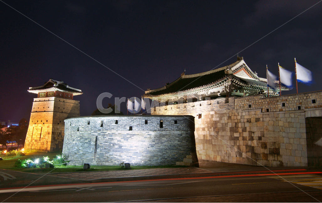 서북공심돈,화서문,옹성,수원화성,화성,수원,유네스코세계문화유산,고건축,조선시대,야경,야경,밤,풍경,nightscape,night,landscape,한국전통,한국문화,korean traditional,korean culture,랜드마크,landmark,tourist attraction,한국랜드마크,한국관광지,한국명소,korea landmark,korea tourist attraction,건축물,건물외관,exterior,building,structure,architecture,construction,건물,pagoda,탑,shrine,신사,worship,예배