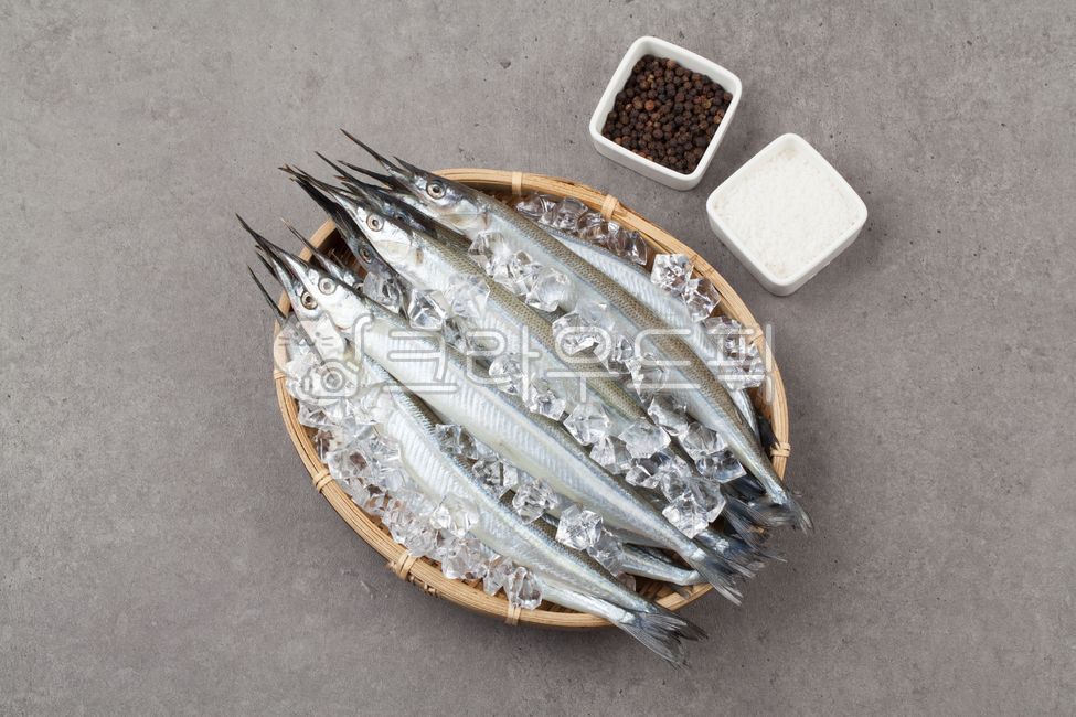 seafood,cook,sardine,dishes,reserves,Yangmiri,food,Pacific saury,products,meal,fish,ingredients,fishery,cooking,Gwamegi