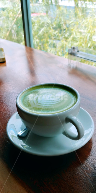 녹차라떼,따뜻한녹차라떼,라떼아트,분위기,감성사진,카페감성사진,greentealatte,커피,카페,coffee,cafe
