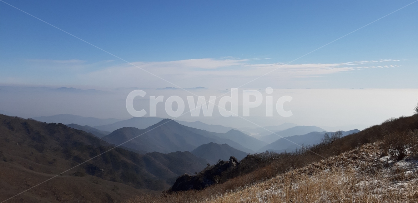 소백산,운해,연봉,능선,겨울,설경,겨울,계절,winter,season,자연,풍경,nature,landscape,한국자연풍경,한국자연경관,korea nature landscape,mountain,산,mountain range,산맥,outdoors,옥외
