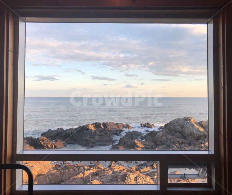 풍경,바다,sea,ocean,twilight,황혼,노을,sunset,창,window,mood,자연,풍경,nature,landscape,handrail,난간,banister,home decor,가정 장식