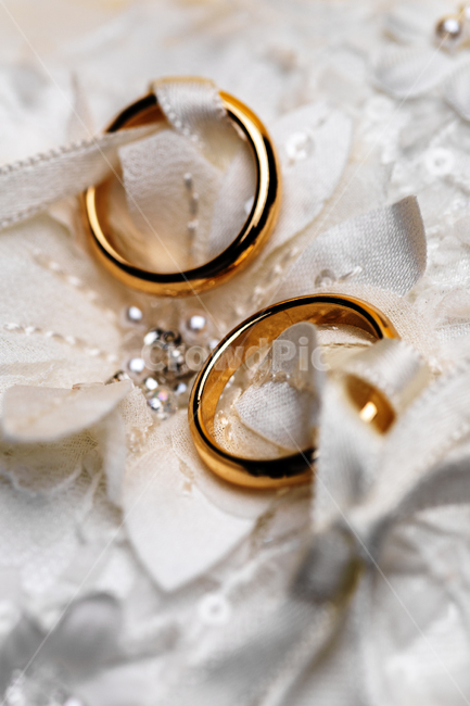 gift,bride,wedding ring,deco,ring,jewel,part,simple,gold,Accessories,enlargement,marriage,wedding,handmade,event,decoration,jewelry,Commemoration,groom,Consciousness,celebrate,accessories,weddingpillow,wedding pillow,jewelery,congrats,accessory,party