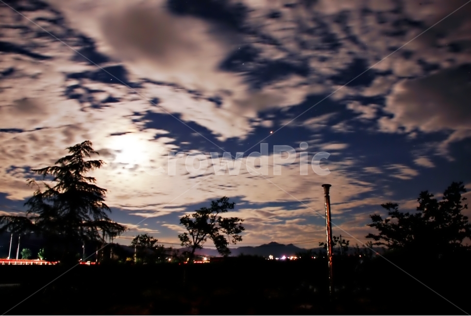달,달빛,구름,하늘,별,마당,밤,어둠,자연,풍경,nature,landscape,야경,밤,nightscape,night,outdoors,옥외,weather,날씨,sky,silhouette,실루엣,cumulus,적운,cloud