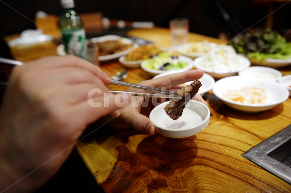 소고기,고기,음식,고기집,술집,안주,식재료,요리,생고기,등심,안심,육류,숯불구이,beef,Shabu,ShabuShabu,food,cook,meal,dishes,meat,음식,식재료,요리,food,cook,meal,dishes,food reserves,육류,고기,meat,한식,한국음식,한국요리,korean food,korean dishes,korean meal,korean cook
