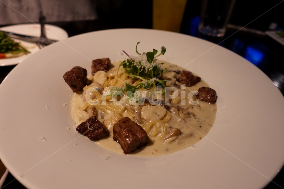 스테이크파스타,파스타,크림파스타,포크,creampasta,steakpasta,데이트,이탈리안레스토랑,restaurant,음식,식재료,요리,food,cook,meal,dishes,food reserves,면류,면요리,noodles,양식,서양음식,서양요리,western food,western dishes,western meal,western cook
