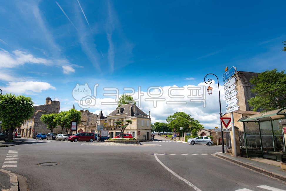 유럽,europe,프랑스,france,생떼밀리옹,saintémilion,saintemilion,와인마을,winevillage,세계문화유산,worldheritage,보르도,bordeaux,프랑스남부,마을,villige,감성,느낌,경치,landscope,자연,nature,교차로,intersection,road,도로,asphalt,아스팔트